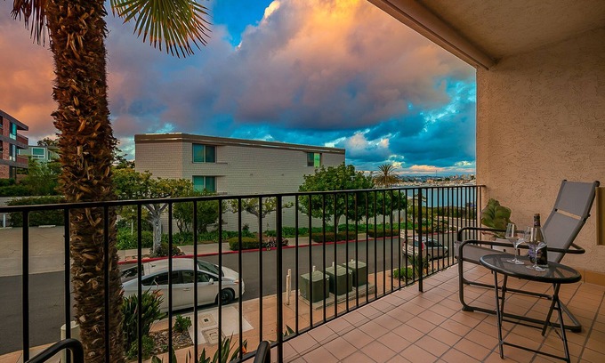 La Playa Condominio | Pet Friendly 2 bedroom in Point Loma, Overlooking Kellogg Beach - Stay for 30 days!