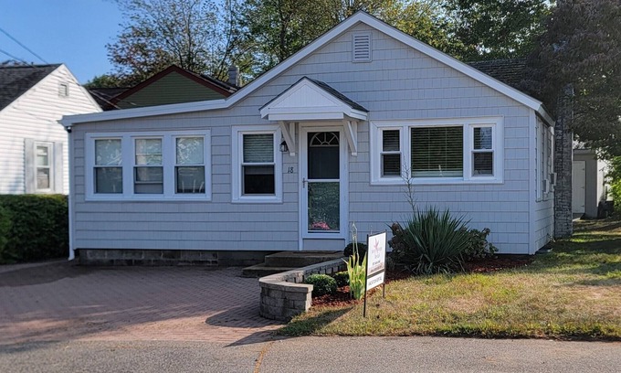 Ogunquit Casa | Pet-friendly 2-Bedroom House in Ogunquit Steps from Foot Bridge Beach