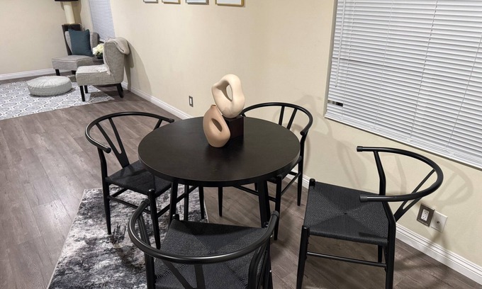 Lamanda Park Casa | Pet Friendly 2-bedroom house near Caltech, PCC