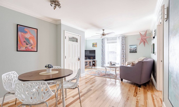 Woodfin Apartamento | Pet Friendly - 2 Bedroom Cozy Nut Shell