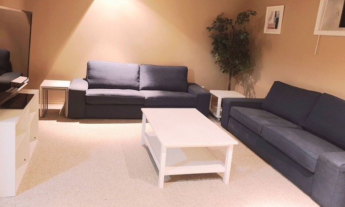 Airdrie Casa | Pet Friendly, 2 Room Suite on the Park