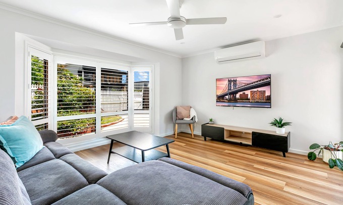 Clifton Springs Casa | Pet Friendly 3 bedroom house near the beach with large backyard