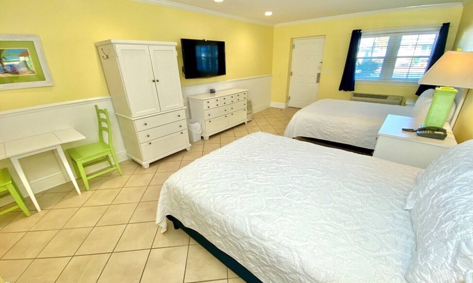 Atlantic Beach Hotel | Pet-friendly, 3 Blocks to Beach, Centrally Located! Unit 301