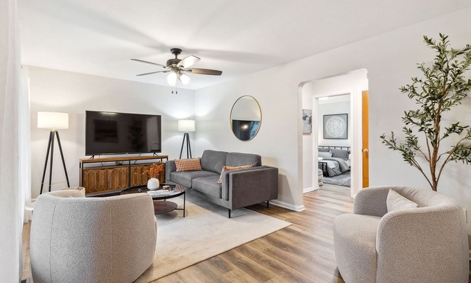 Cleveland Heights Casa | Pet-Friendly 4BR | Near CLE Clinic & Attractions
