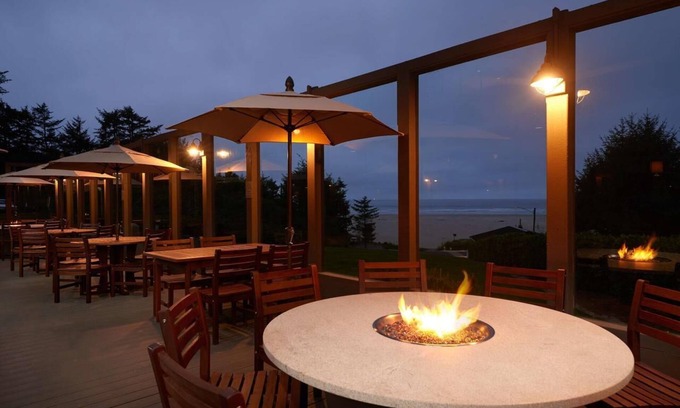 Newport Hotel | Pet Friendly Accommodation, Ocean View | Right Off North Coast Highway 101