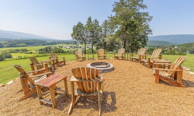 Dunlap Cabina | MARCH RATE REDUCTION! PERFECT SPRING BREAK BOOK NOW! POOL WITH VIEWS! EV charger