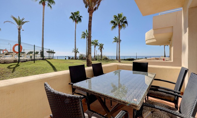Buenas Noches Apartamento | Apartamento 'Bermuda Beach 5' con piscina, terraza y Wi-Fi; admite mascotas