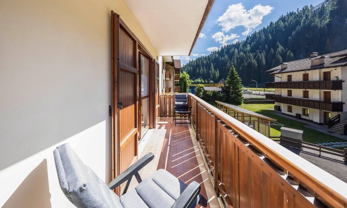 Predazzo Apartamento | Pet-friendly Apartment "Appartamento di Viola ed Elia" with Mountain View & Balcony