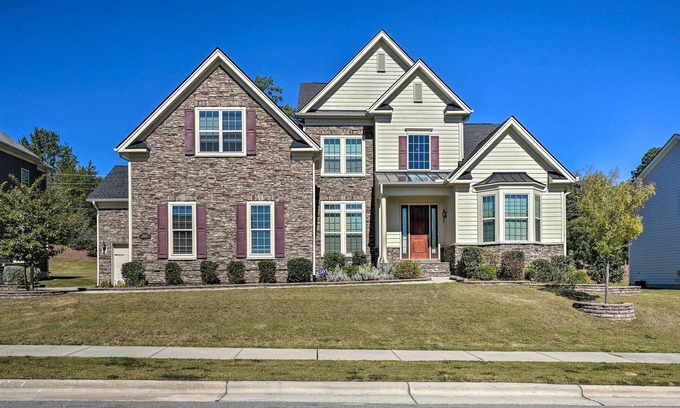 Apex Casa | Pet-Friendly Apex Home ~10 Mi to Jordan Lake!