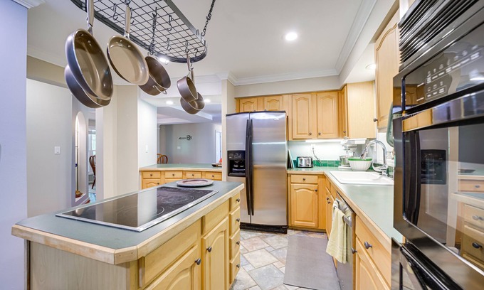 Arden Casa | Pet-Friendly Arden Retreat w/ Private Hot Tub