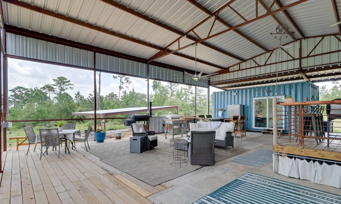 Bastrop Cabaña | Pet-friendly Bastrop Container Home Near Hiking!