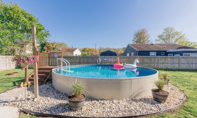 Villas Casa | Pet-Friendly Bay Escape w/ Pool