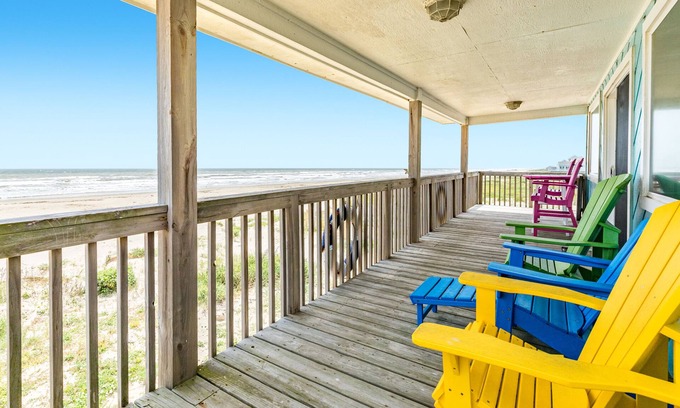 Galveston Casa | Pet Friendly Beachfront Home inlc. Patio w/ Tiki Bar & Great Gulf Views