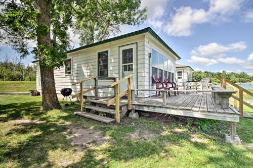 Dent Casa | Pet-Friendly Beachfront Dent Cabin with Grill!