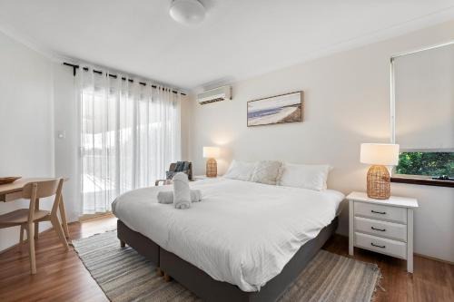 Halls Head Casa | Pet-friendly Beachfront Family Retreat