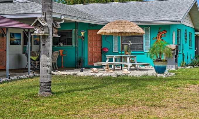Whitney Beach Casa | Pet-Friendly Bradenton Home about 3 Mi to Cortez Beach