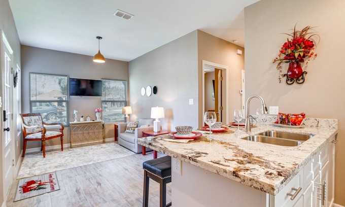 Brownsville Apartamento | Pet-Friendly Brownsville Apartment w/ Yard!