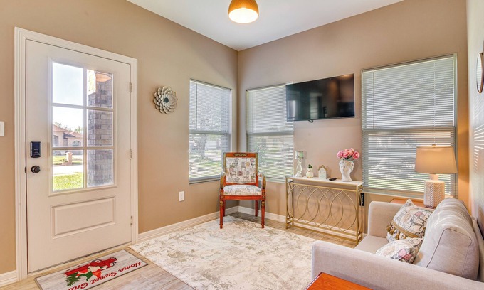 Brownsville Apartamento | Pet-friendly Brownsville Apartment w/ Yard!