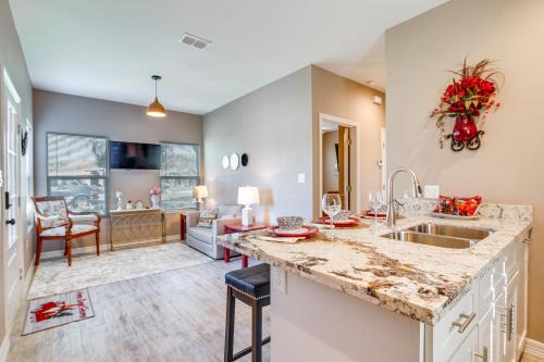 Brownsville Apartamento | Pet-Friendly Brownsville Apartment with Yard!