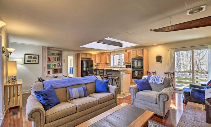 Ingles Cabina | Pet-Friendly Cabin w/ Dock on Claytor Lake!