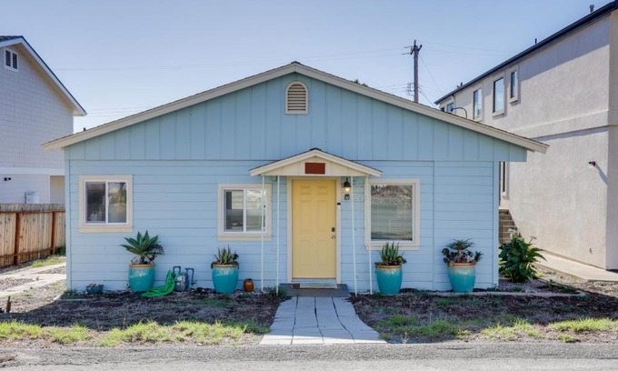 Cayucos Casa | Pet-Friendly Cayucos Home Walk to Public Beach!