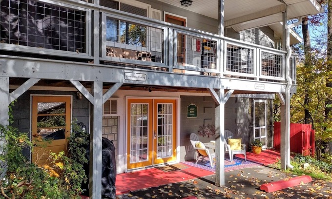Kenilworth Chalet De Esquí | Chalet que admite mascotas, escondido en los árboles y a 3 minutos del centro