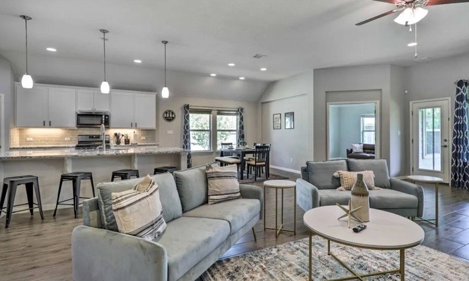 Pflugerville Casa | Pet-friendly & Charming Pflugerville Home ~ 25 Mi to Austin!