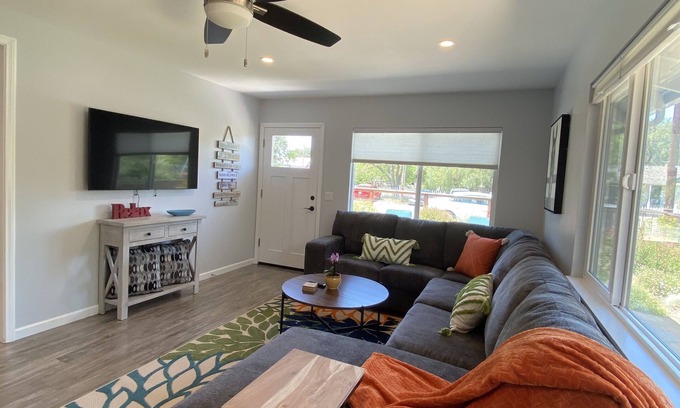 Santa Ynez Casa | Pet friendly duplex apartment in downtown Santa Ynez!