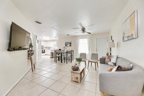 Edinburg Casa | Pet-Friendly Edinburg Townhome - Near Stadiums!