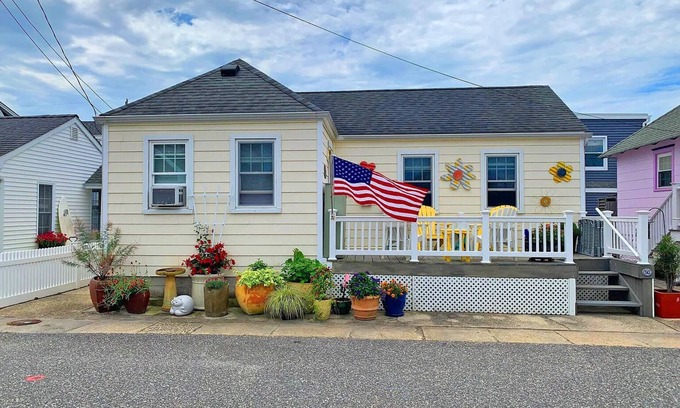 Stone Harbor Casa | PET FRIENDLY! FRIDAY TO FRIDAY RENTAL.