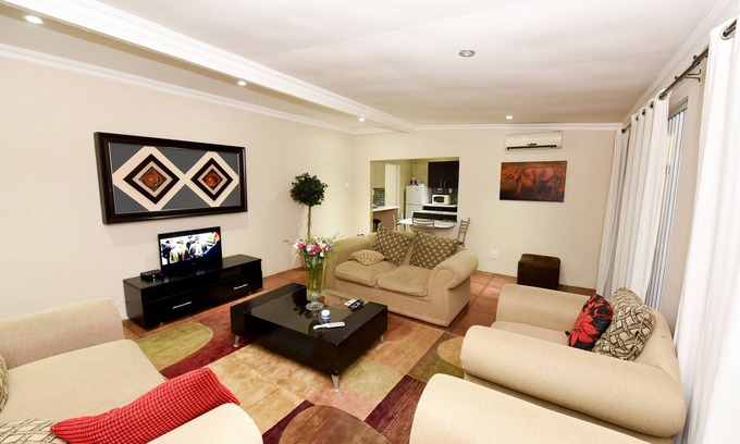 Greater Johannesburg Metropolitan Area Casa | Se aceptan mascotas, cabañas de 1/2 dormitorio totalmente amuebladas y con servicios.