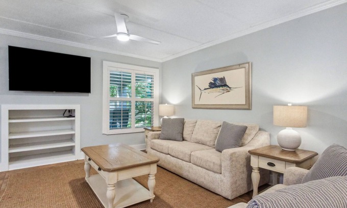 American Beach Casa | Pet Friendly | Ground Level Sailmaker Villa | Private Covered Patio | Close to Pool