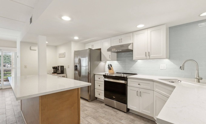 American Beach Condominio | Pet Friendly | Ground Floor Sailmaker Villa | Covered Patio with Pool View