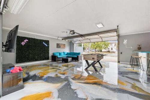 New Baltimore Casa | Pet Friendly, Gated Backyard, Game room, Hot Tub