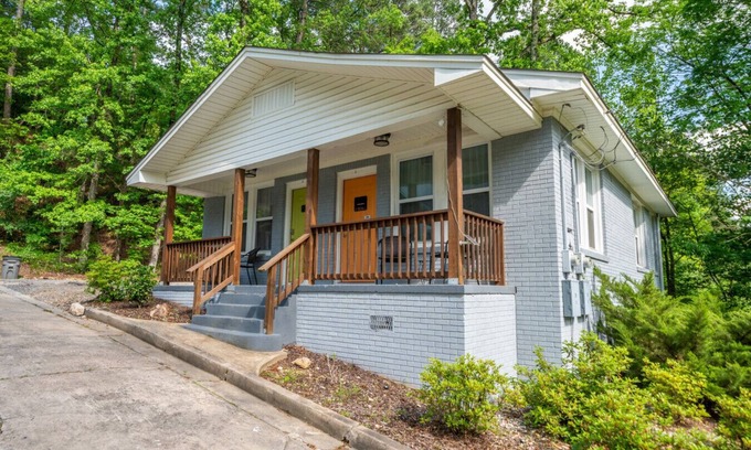 Hot Springs Casa | Pet friendly getaway in Downtown Hot Springs!