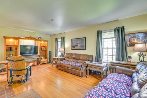 Gloversville Casa | Pet-Friendly Gloversville Cottage Near Golf Course