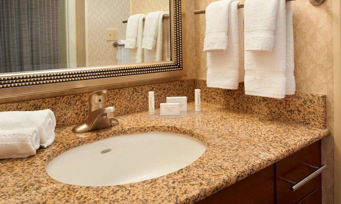 Warren Complejo | Pet-Friendly Haven, Free Breakfast! Comfort Guaranteed, 2 Classy Units!