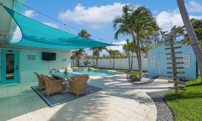 Deerfield Beach Casa | Pet friendly house with a heated pool and hot tub!