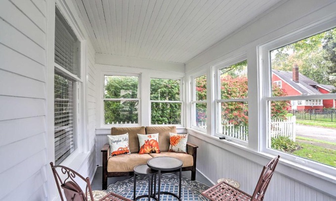 Willoughby Casa | Pet-Friendly Home - half Mi to Downtown Willoughby!