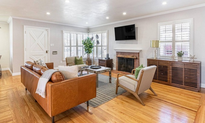San Leandro Casa | Pet-Friendly Home in San Leandro w/Parking