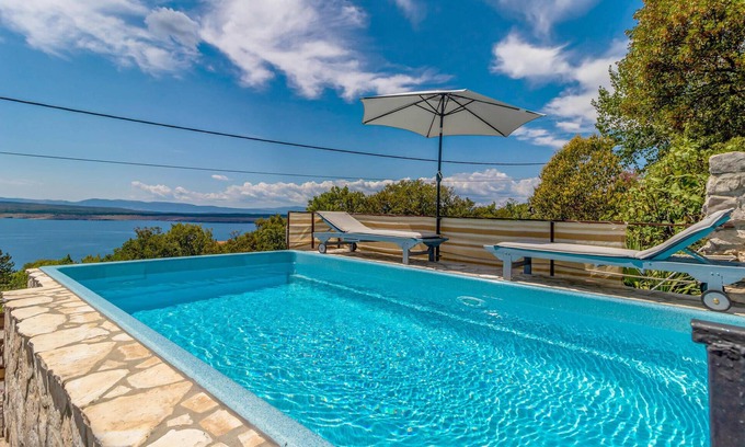 Dramalj Casa | Hermosa casa en Dramalj con jacuzzi