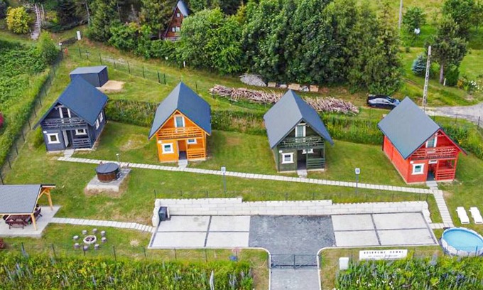 Milowka Casa | Casa que admite mascotas en Laliki con piscina al aire libre.
