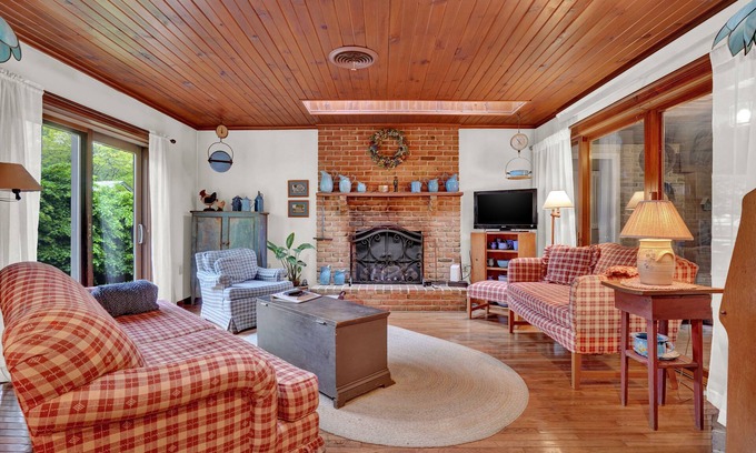 Columbia Casa | Pet Friendly Home Near Hershey & Gettysburg