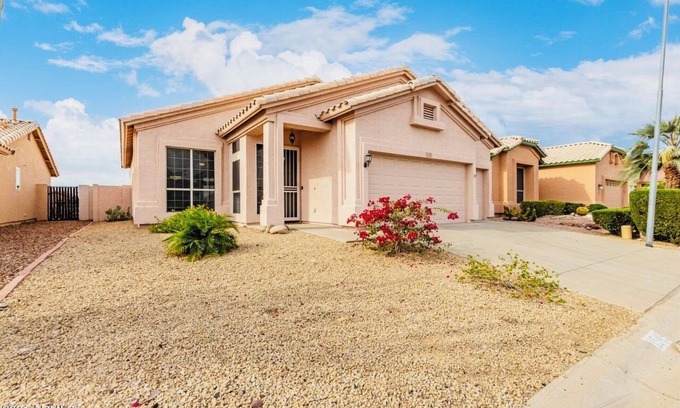 Sun City Casa | PET Friendly Home on the Golf Course / Surprise and Peoria Spring Training!