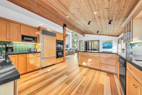 Alpine Meadows Casa | Pet-Friendly Home, Deck, 1 Mile to Alpine Meadows