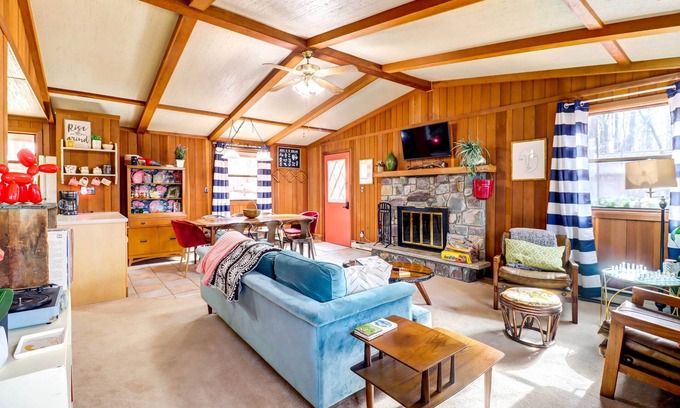 Gouldsboro Casa | Pet-Friendly Home w/ Deck at Big Bass Lake!