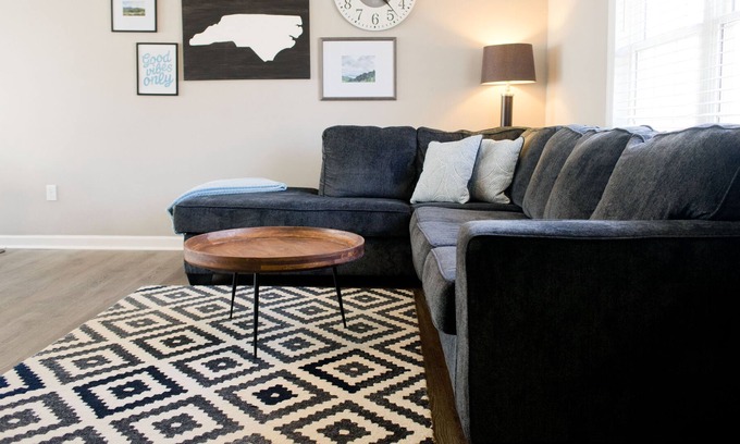 Oakley Casa | Pet Friendly Home With Hot Tub 5 Mins to Biltmore