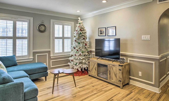 Garden Oaks Casa | Pet-Friendly Houston Home w/ Private Backyard