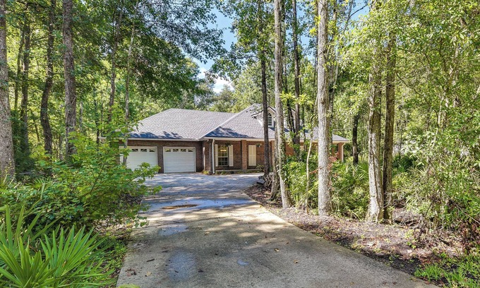 Northside Casa | Pet-Friendly Jacksonville Vacation Rental w/ Lanai