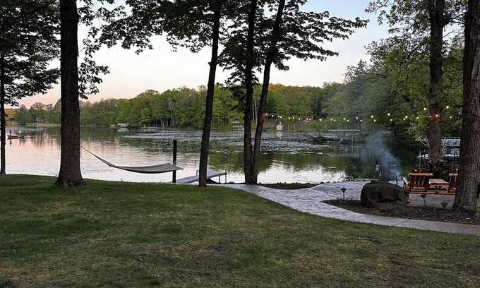 Brill Cabina | Pet-Friendly Lakeside Cabin near Birchwood, WI